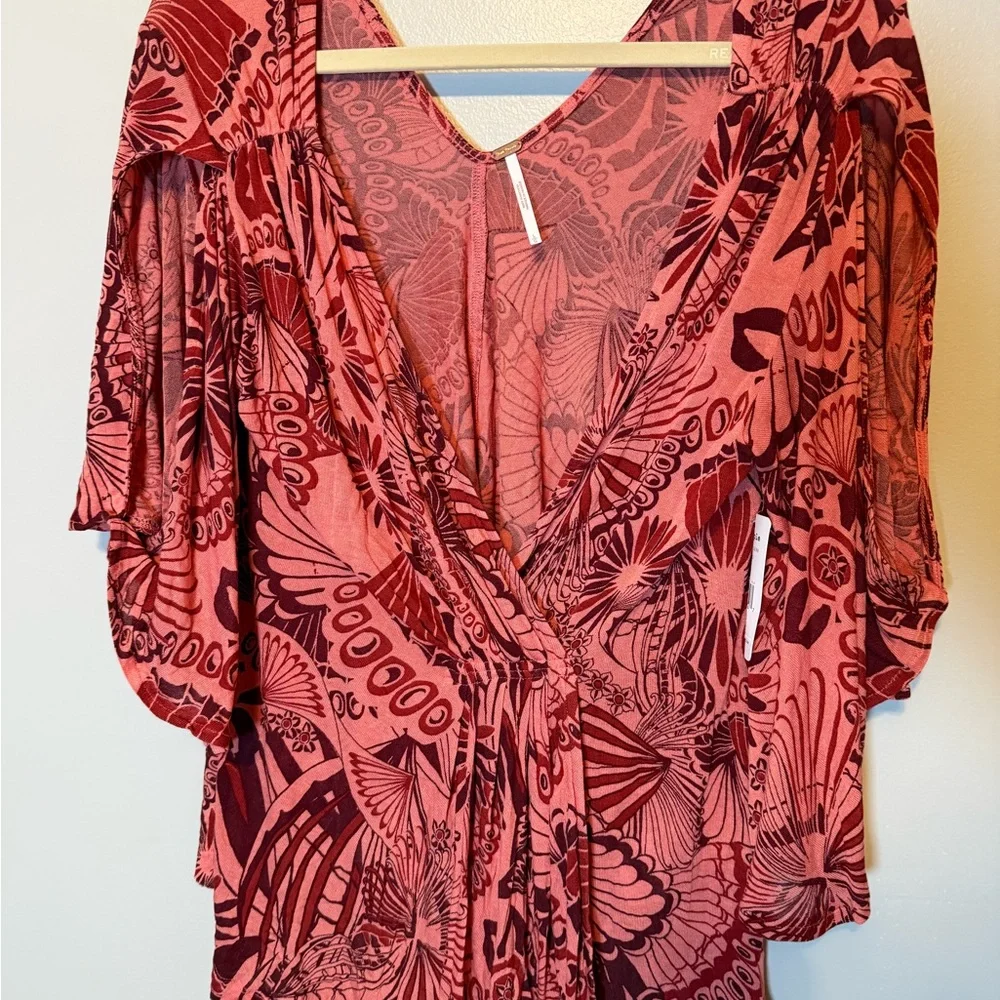 NWT Free People Open Sleeve Floral V-Neck Top Coral Combo Sz L